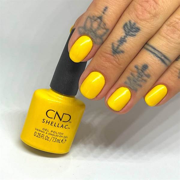 SMALTO SEMIPERMANENTE SHELLAC CATCHING LIGH